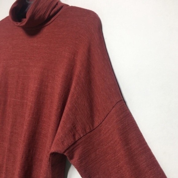 MADEWELL Boxy Turtleneck Top in Burnished Mahogany - Picture 5 of 8